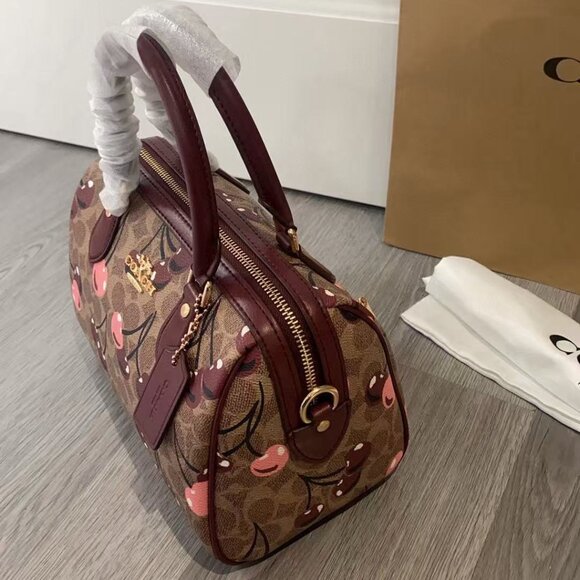 COACH Boston Pillow Bag Teri Cherry Size: 24.5*15*7 cm - Picture 5 of 8